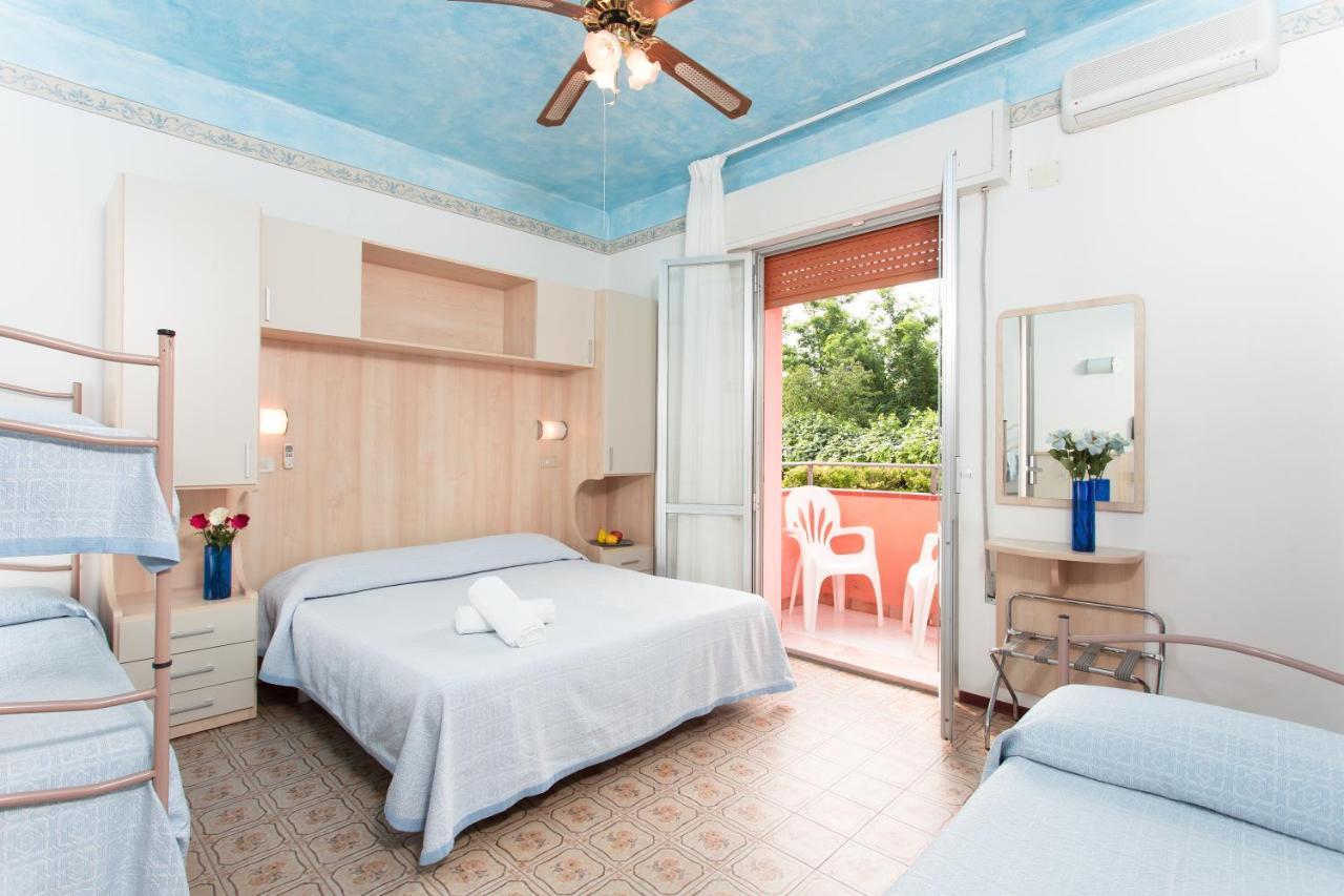 Hotel Minerva Gatteo a Mare Exterior photo